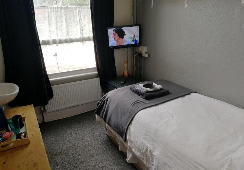 ペンション Victoria Guest House