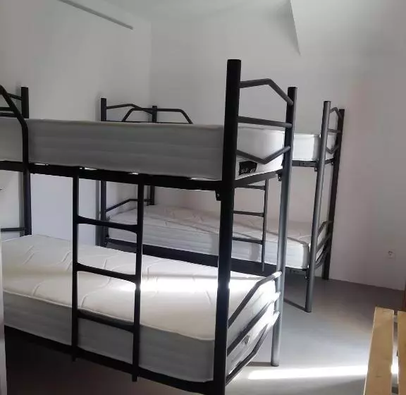 تختخواب و صبحانه Albergue San Jorge: Hospitality, Services & Events