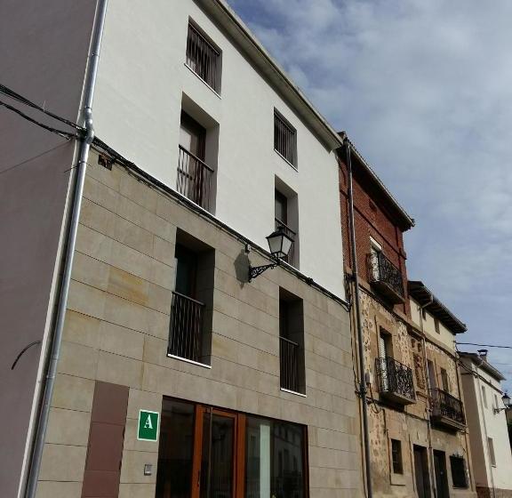 مبيت وإفطار Albergue San Jorge: Hospitality, Services & Events