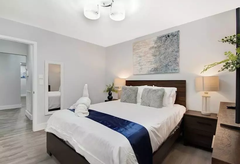 Comfortable Luxurious Home With Hot Tub, Near The Beach