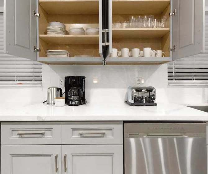 Comfortable Luxurious Home With Hot Tub, Near The Beach