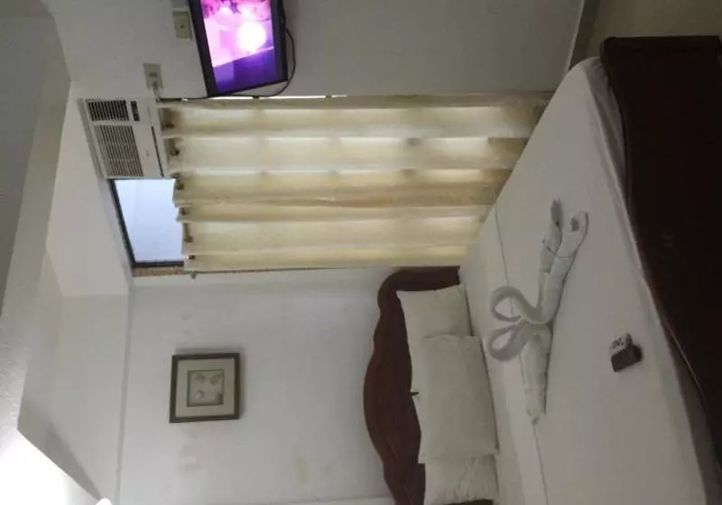 Hotelli Amigos Beach Resort