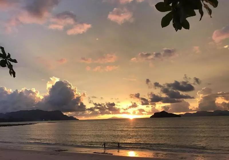 ホテル Labu Labi Residence