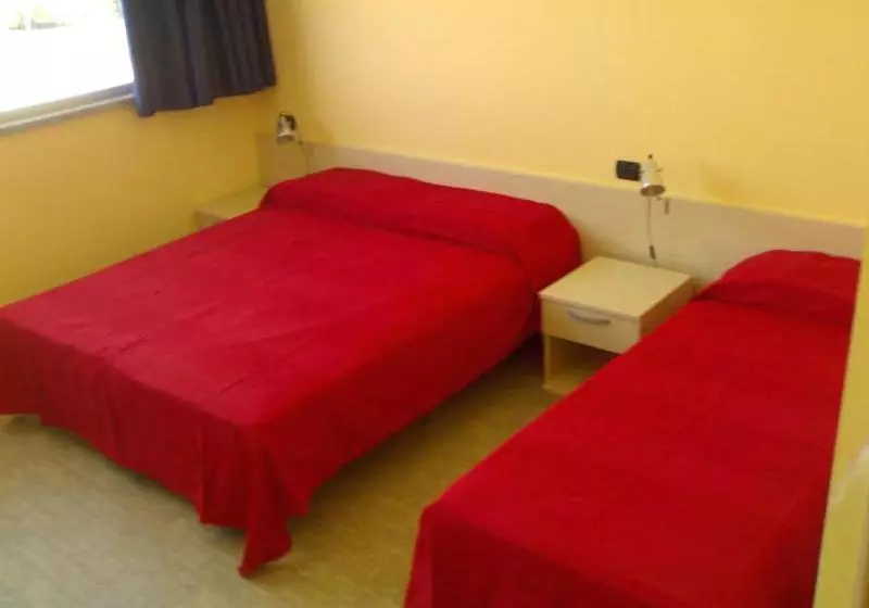 هتل Ostello Il Chiostro