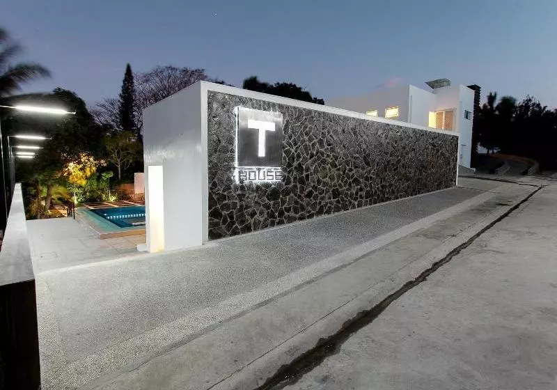 Hotelli T House