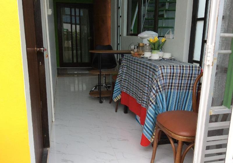 Hotel The Point @ Airport