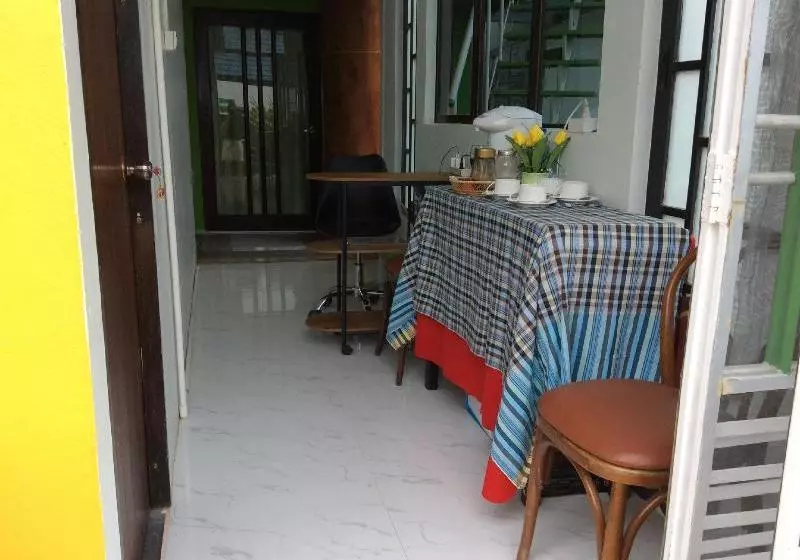 Hotelli The Point @ Airport