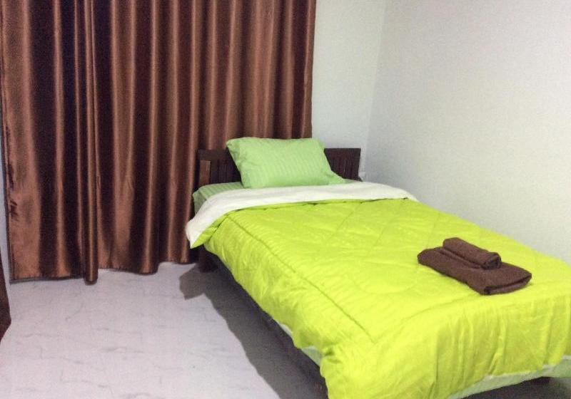 Hotel The Point @ Airport