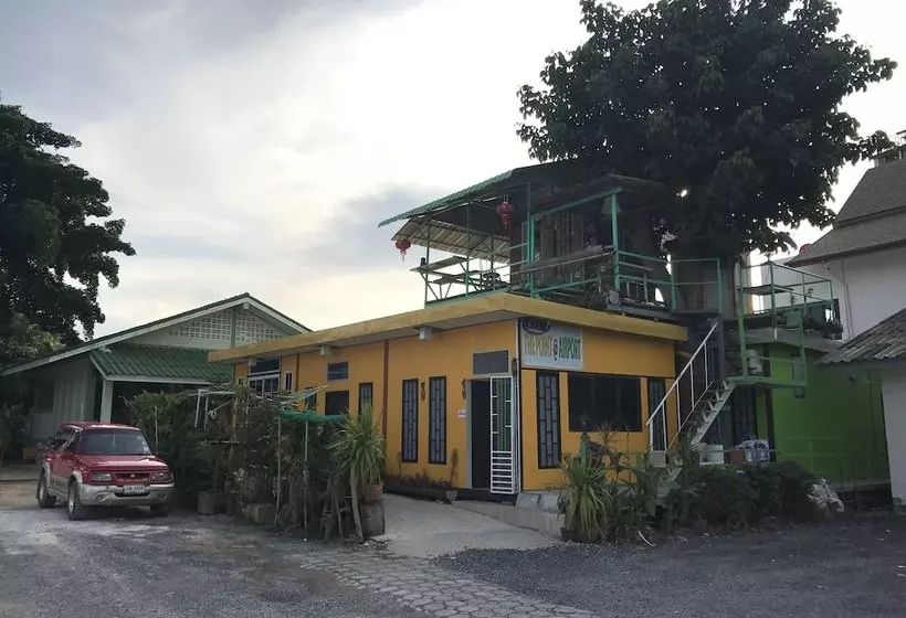 Hotelli The Point @ Airport