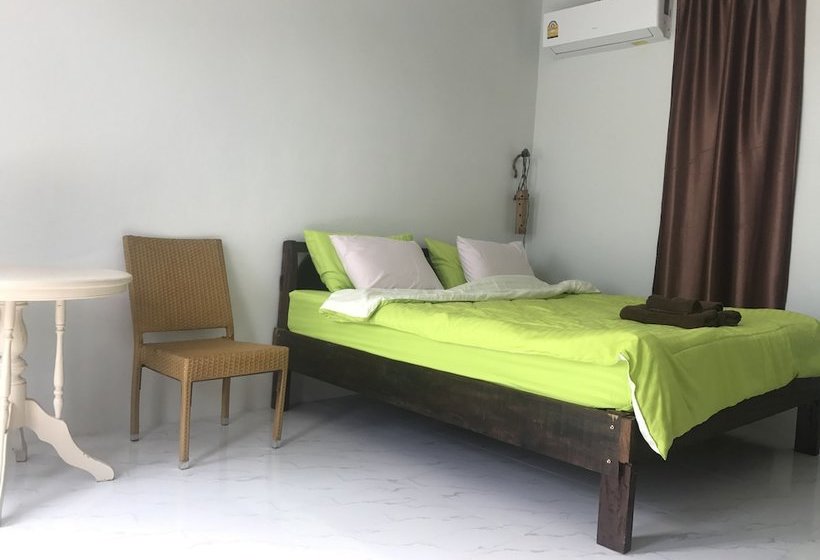 Hotel The Point @ Airport