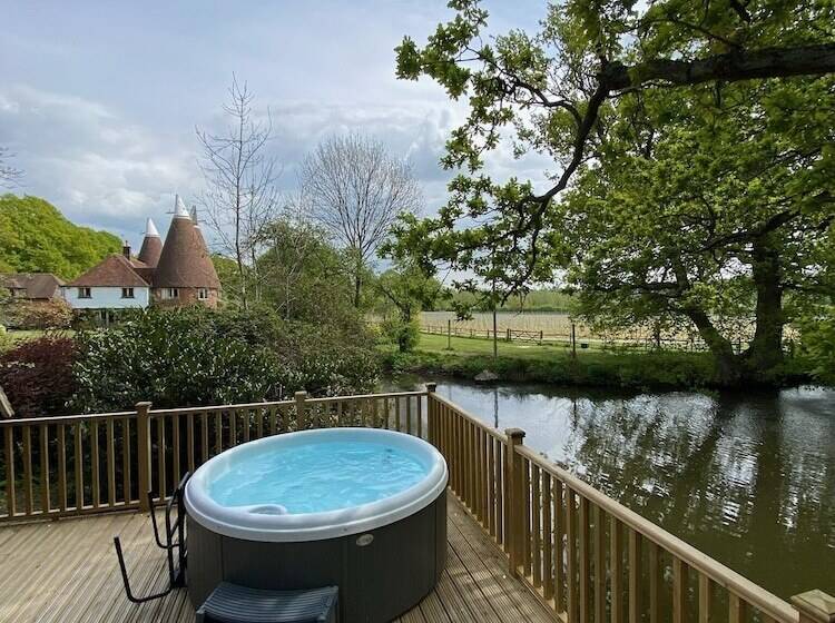 Oastbrook Estate Vineyard