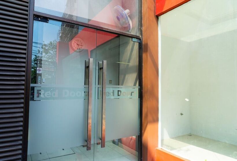 פנסיון Reddoorz Plus @ Sawah Besar