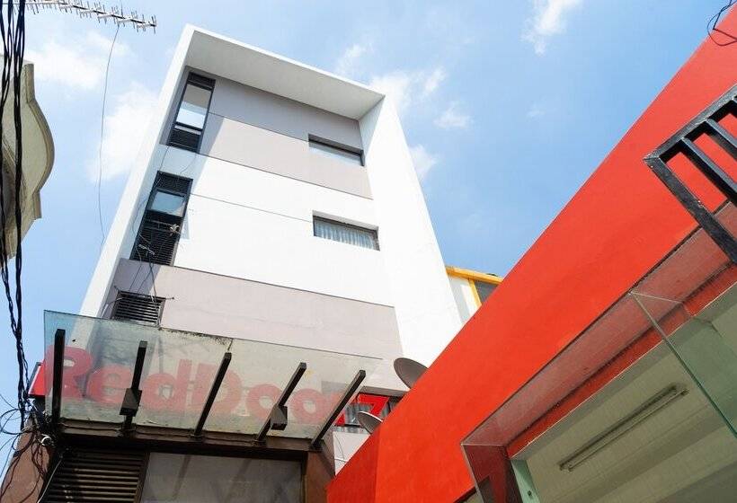 פנסיון Reddoorz Plus @ Sawah Besar