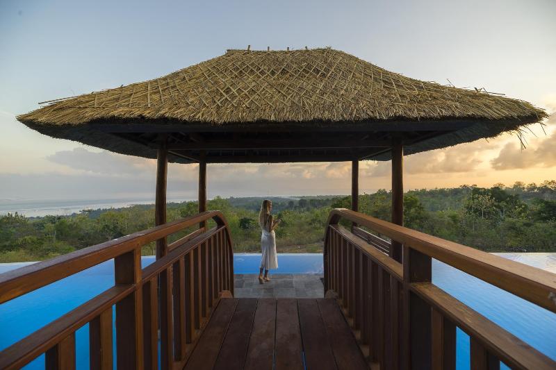 Semabu Hills Hotel Nusa Penida