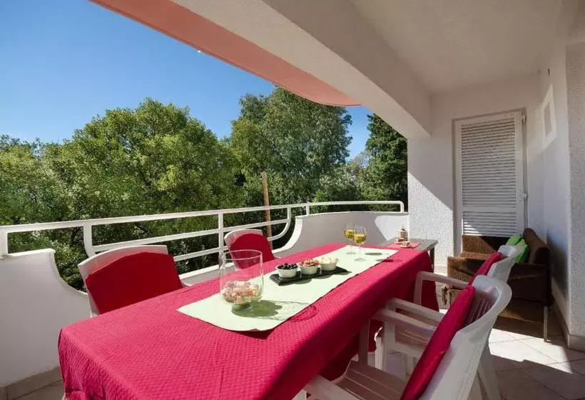 Apartments Snjezana