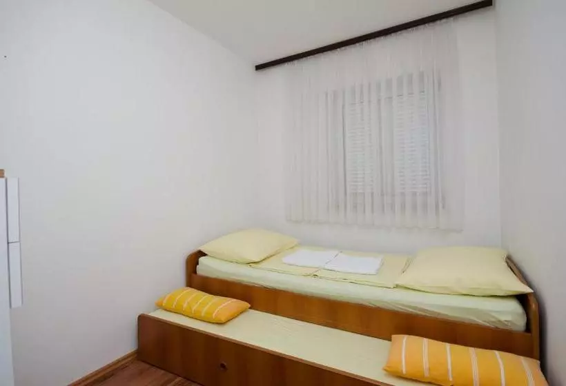Apartments Snjezana