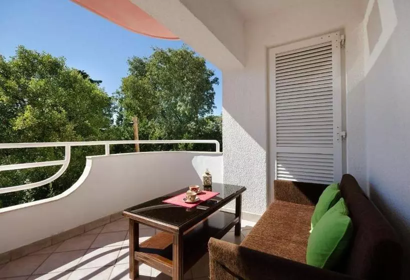 Apartments Snjezana