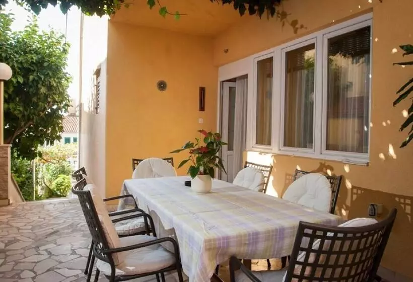 Apartment Sve