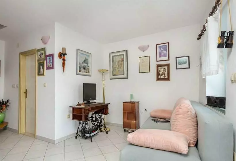 House Ivana