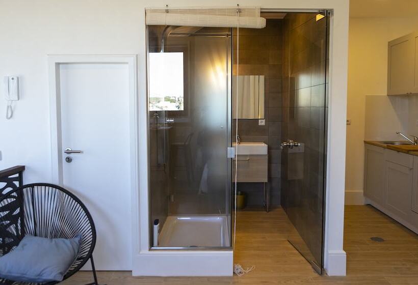 Blue River Apartments