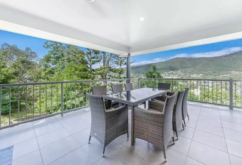 Great Escape   Cannonvale
