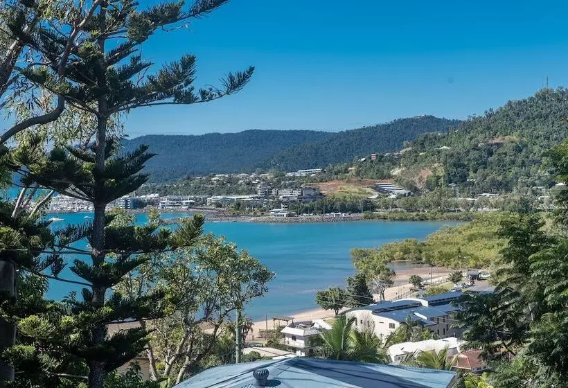 Great Escape   Cannonvale