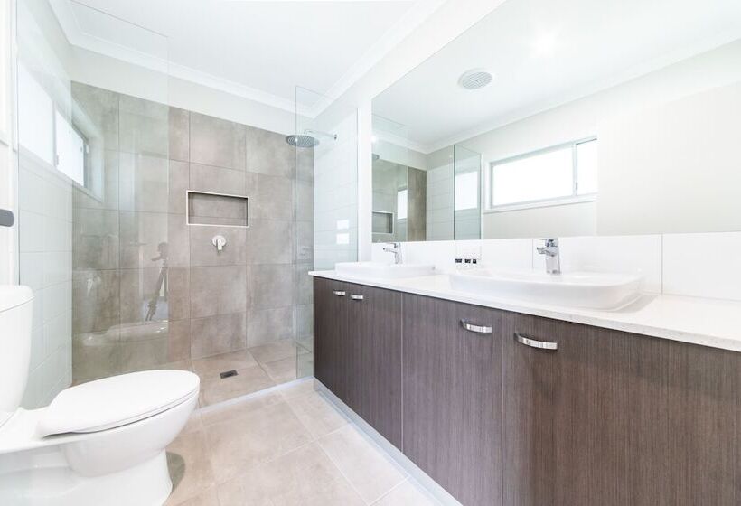 Great Escape Cannonvale