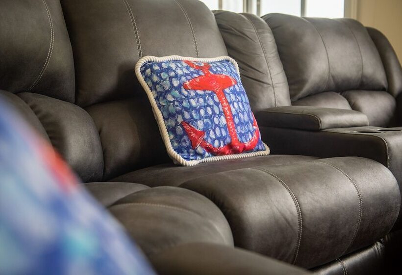 Great Escape Cannonvale