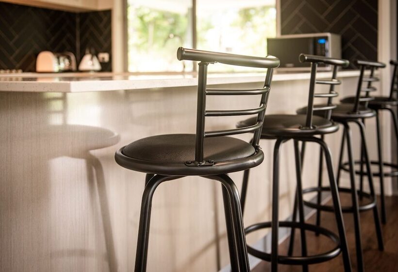 Great Escape Cannonvale