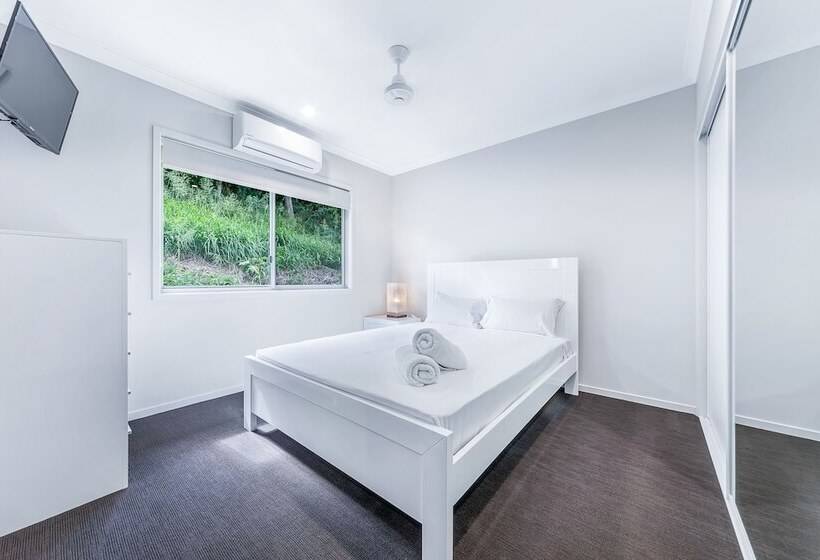 Great Escape Cannonvale