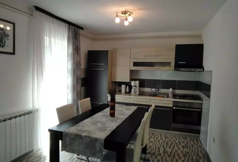 ペンション Guesthouse Blazenka Hodak