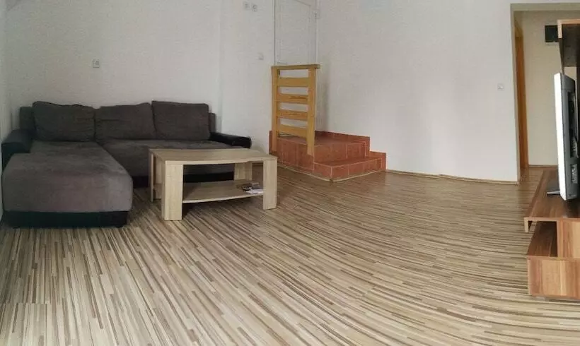 ペンション Guesthouse Blazenka Hodak