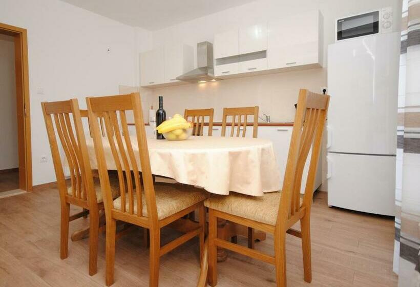 Spacious Apartment Antea