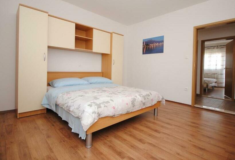 Spacious Apartment Antea