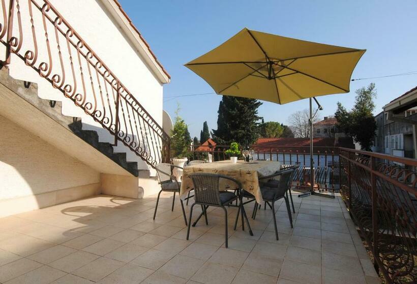 Spacious Apartment Antea