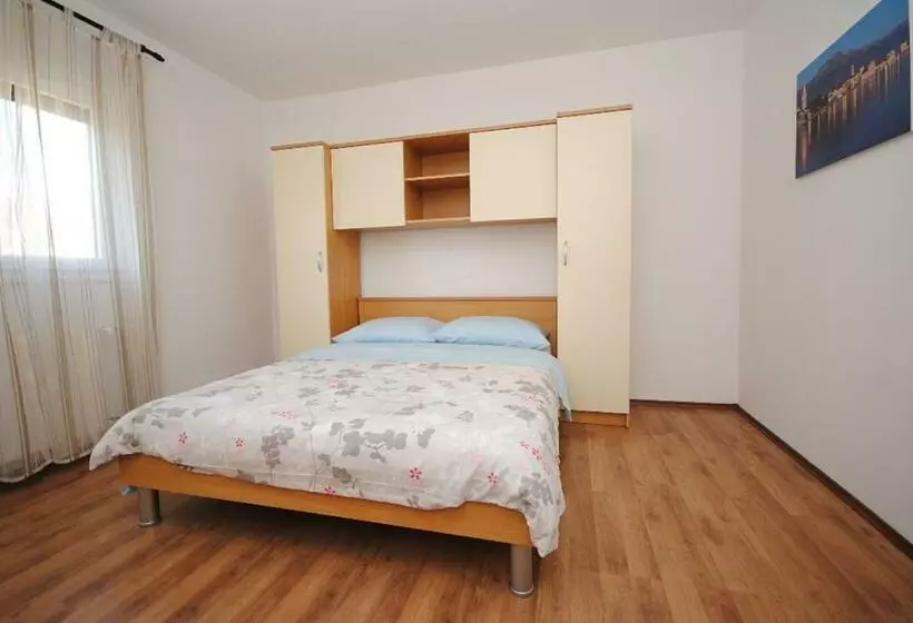 Spacious Apartment Antea