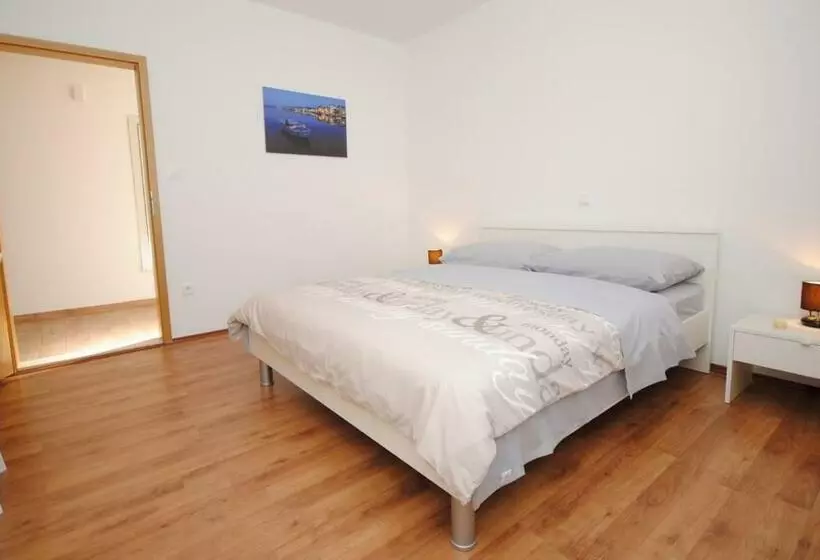 Spacious Apartment Antea