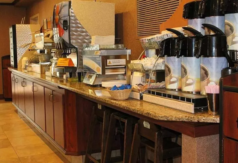 Auburn Place Hotel & Suites Paducah