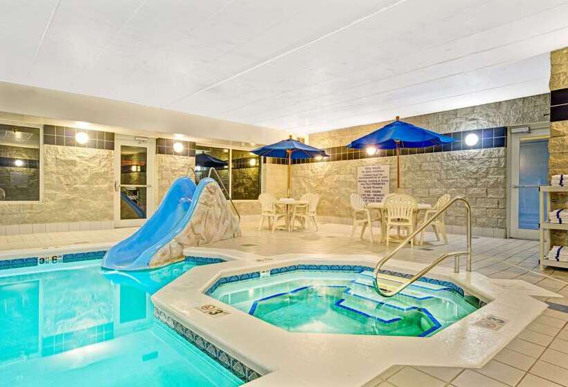 בית מלון כפרי Baymont By Wyndham Wahpeton