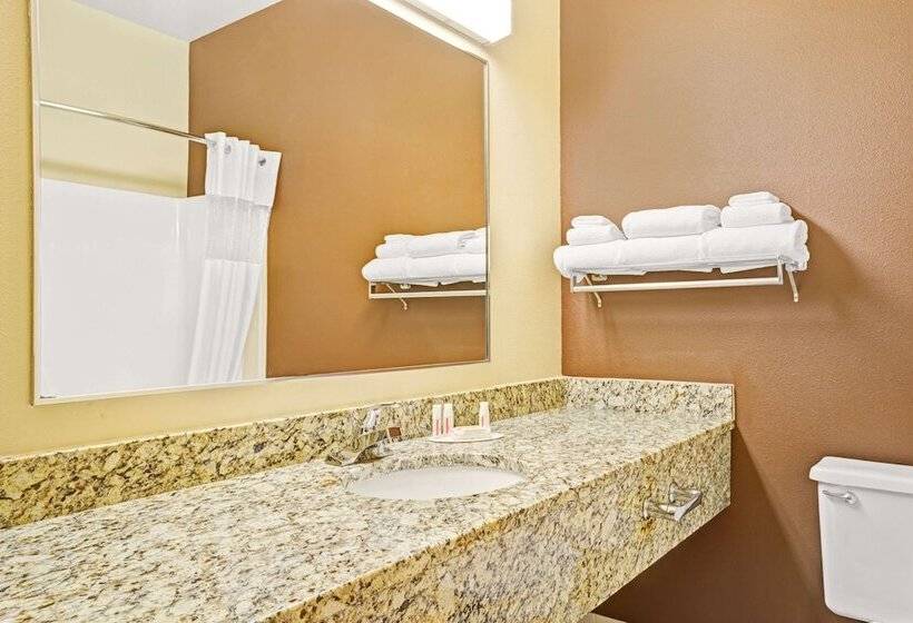 בית מלון כפרי Baymont By Wyndham Wahpeton