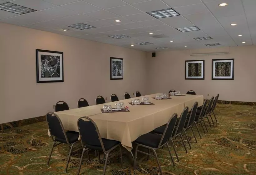 ホテル Best Western Plus Agate Beach Inn