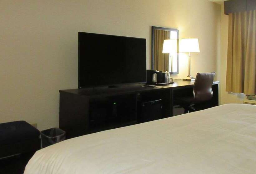 فندق Clarion Pointe Evansville North