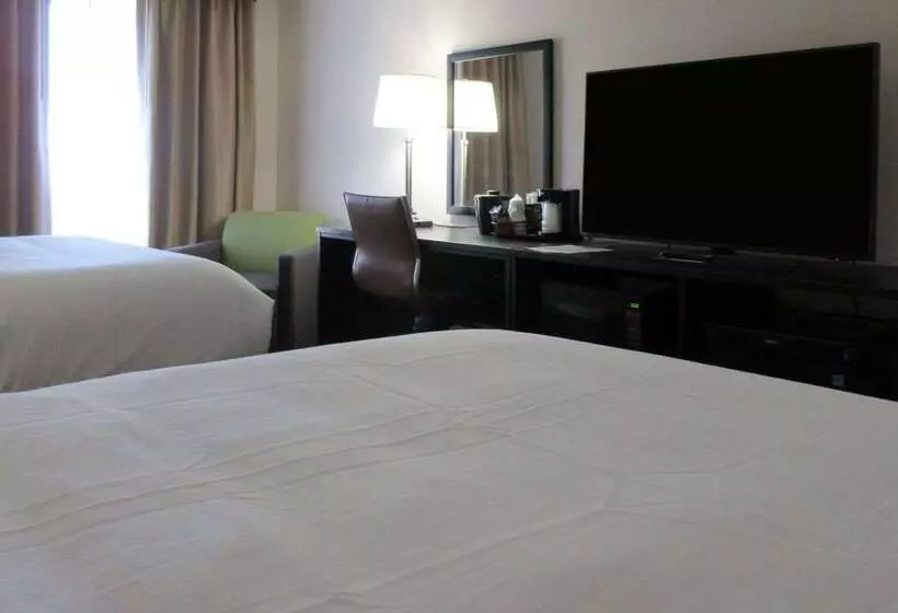 Отель Clarion Pointe Evansville North