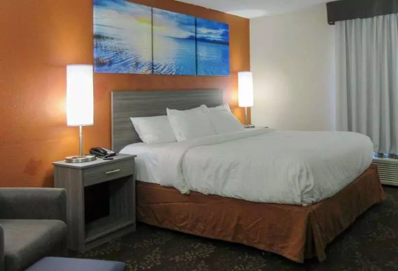 Отель Clarion Pointe Evansville North