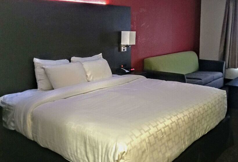 فندق Clarion Pointe Evansville North