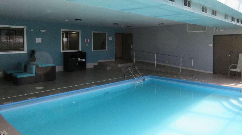 فندق Clarion Pointe Evansville North