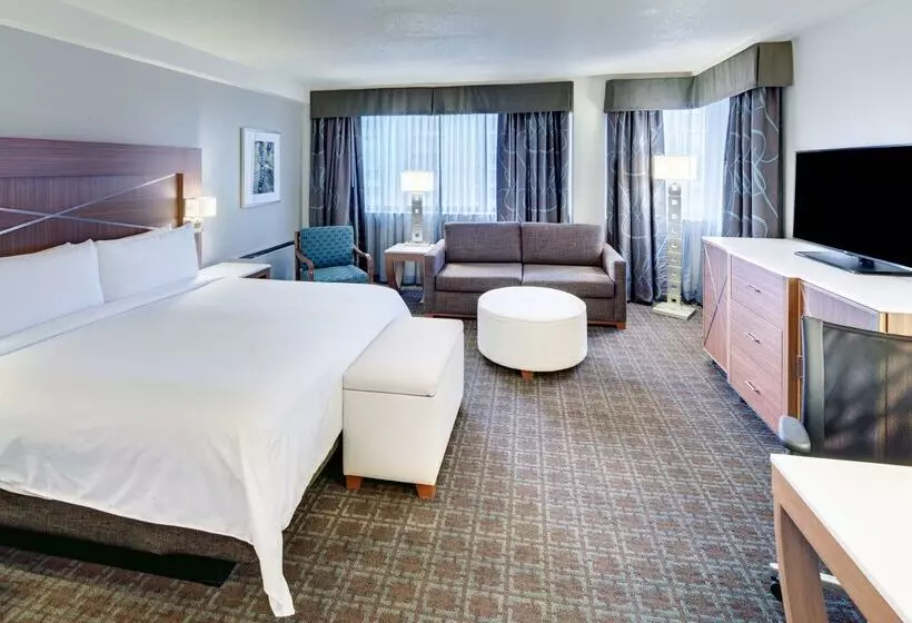 בית מלון כפרי Doubletree By Hilton Milwaukee Downtown