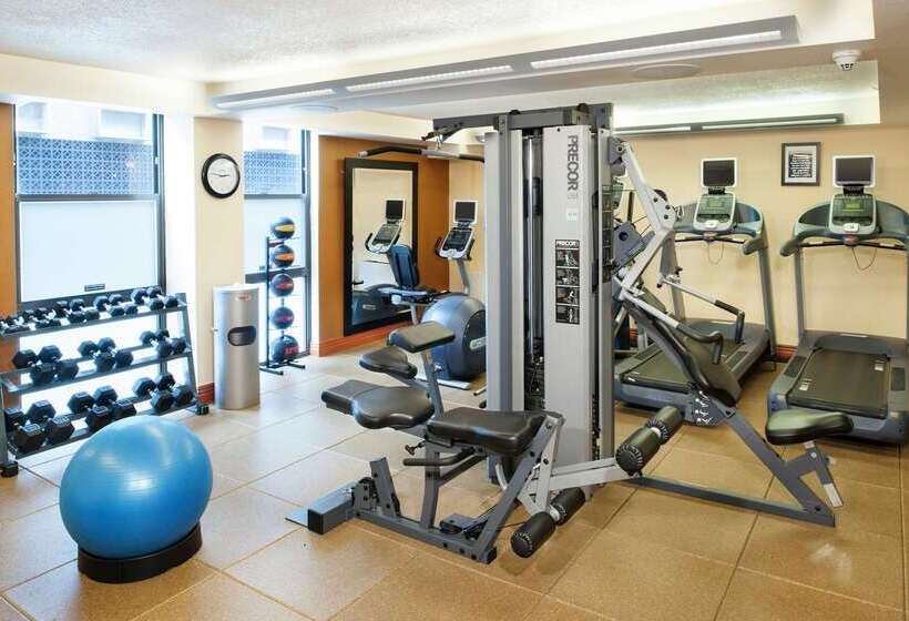 Otel Doubletree By Hilton Milwaukee Downtown