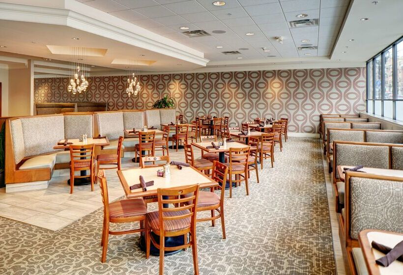 Otel Doubletree By Hilton Milwaukee Downtown