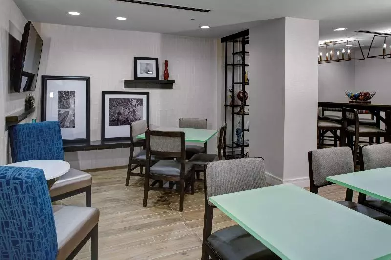 هتل Hampton Inn Atlantageorgia Techdowntown